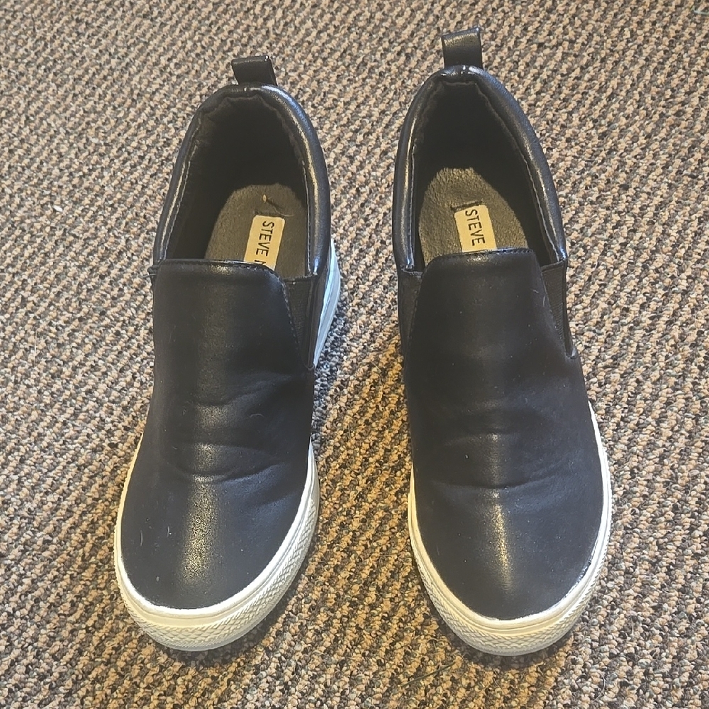 Host Pick 🎉 Steve Madden Black leather Slip-On loafers